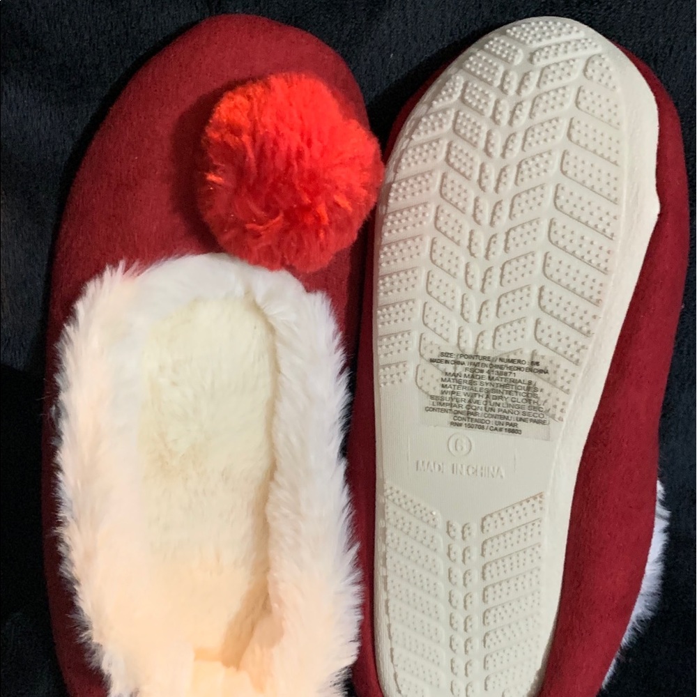 Pom Pom slippers🎄 - Picture 2 of 2